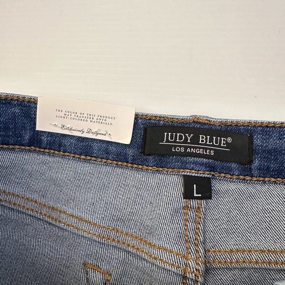 Judy Blue Women’s High Waisted Distressed Daisy Patchwork Denim Shorts! NWT Sz L - Picture 5 of 12